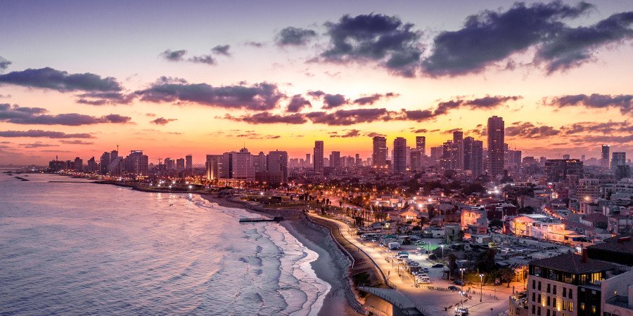 Tramonto sullo skyline di Tel Aviv